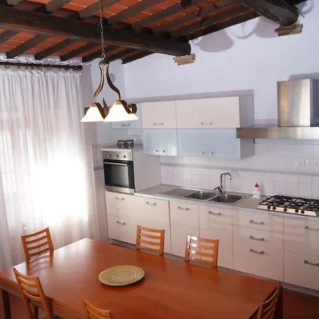 Sleeps 8 T242065 * Montaione